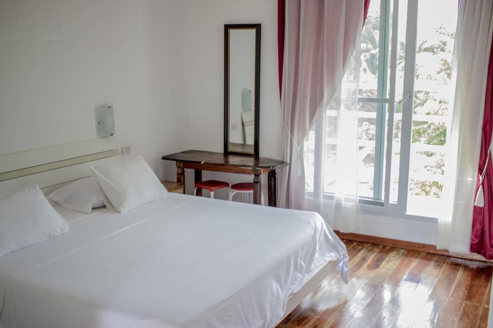 Lanterna Hotel Boracay Balabag  Eksteriør bilde